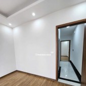 Cần bán gấp nhà Văn Miếu 46m 6 tầng, thang máy, gần ô tô hơn 12 tỷ